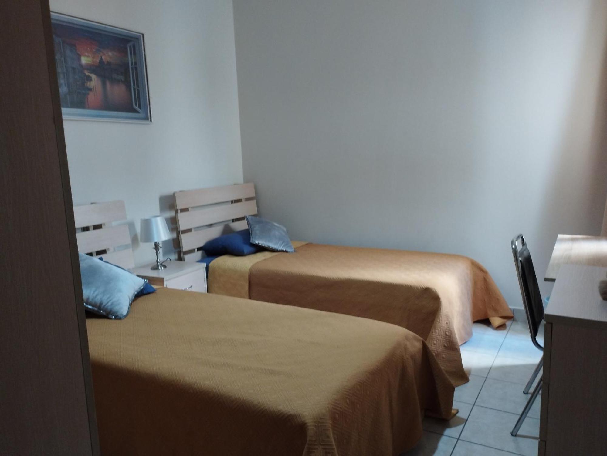 Perfect Tourist Accommodation In Bugibba Square! เซนต์พอลส์เบย์ ภายนอก รูปภาพ